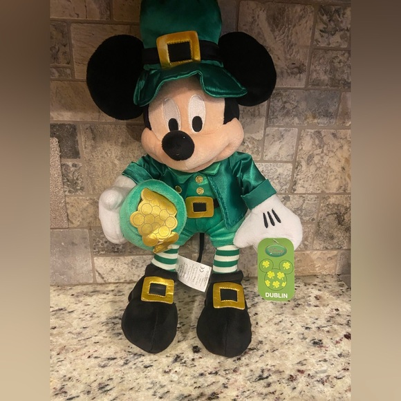 Rare 2006 Disney Store Dublin Ireland St. Patrick’s Day Mickey Mouse Plush - Picture 1 of 7